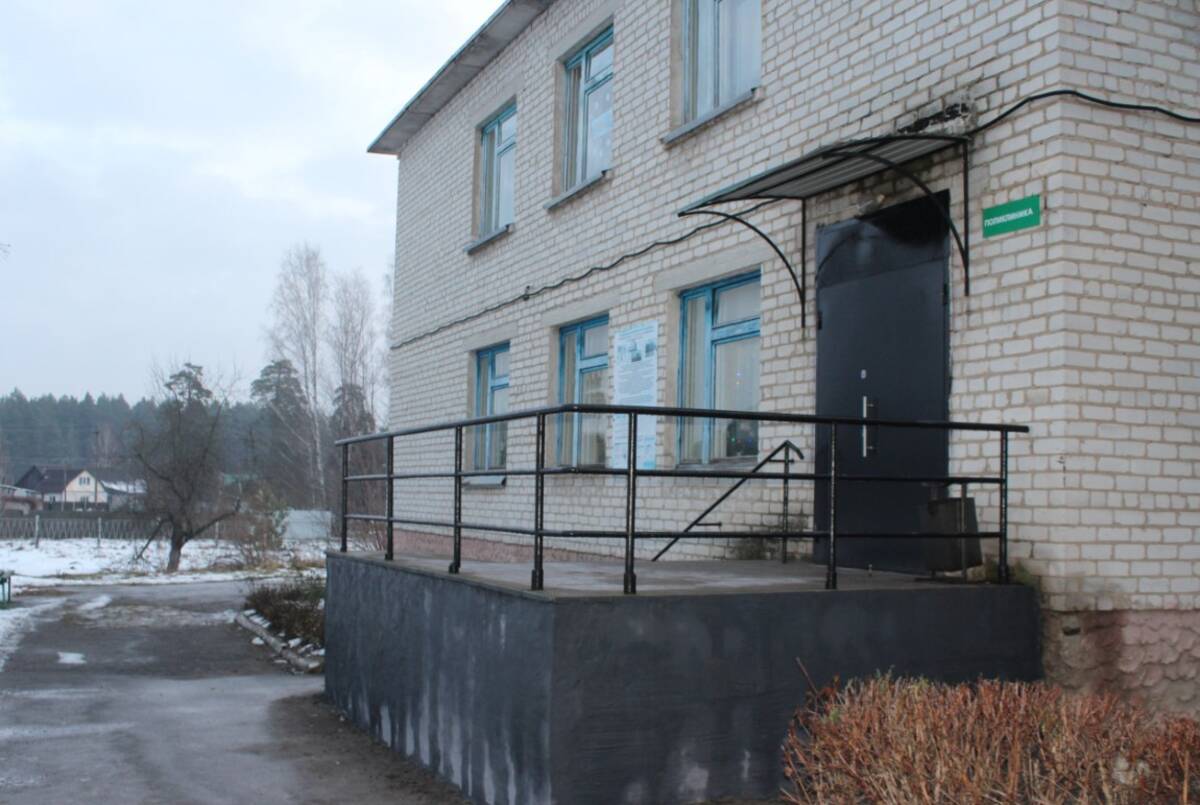 В Суземской ЦРБ капитально отремонтированы 5 крылец