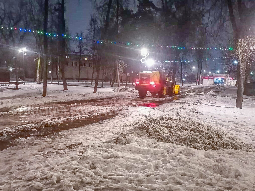 Более 900 тонн снега вывезли на выходных с улиц Брянска