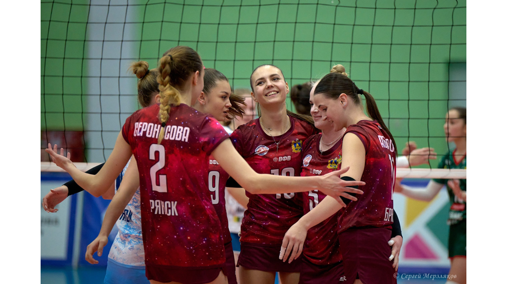 Волейболистки «Брянска» возвращаются из Рязани с победами в трех матчах