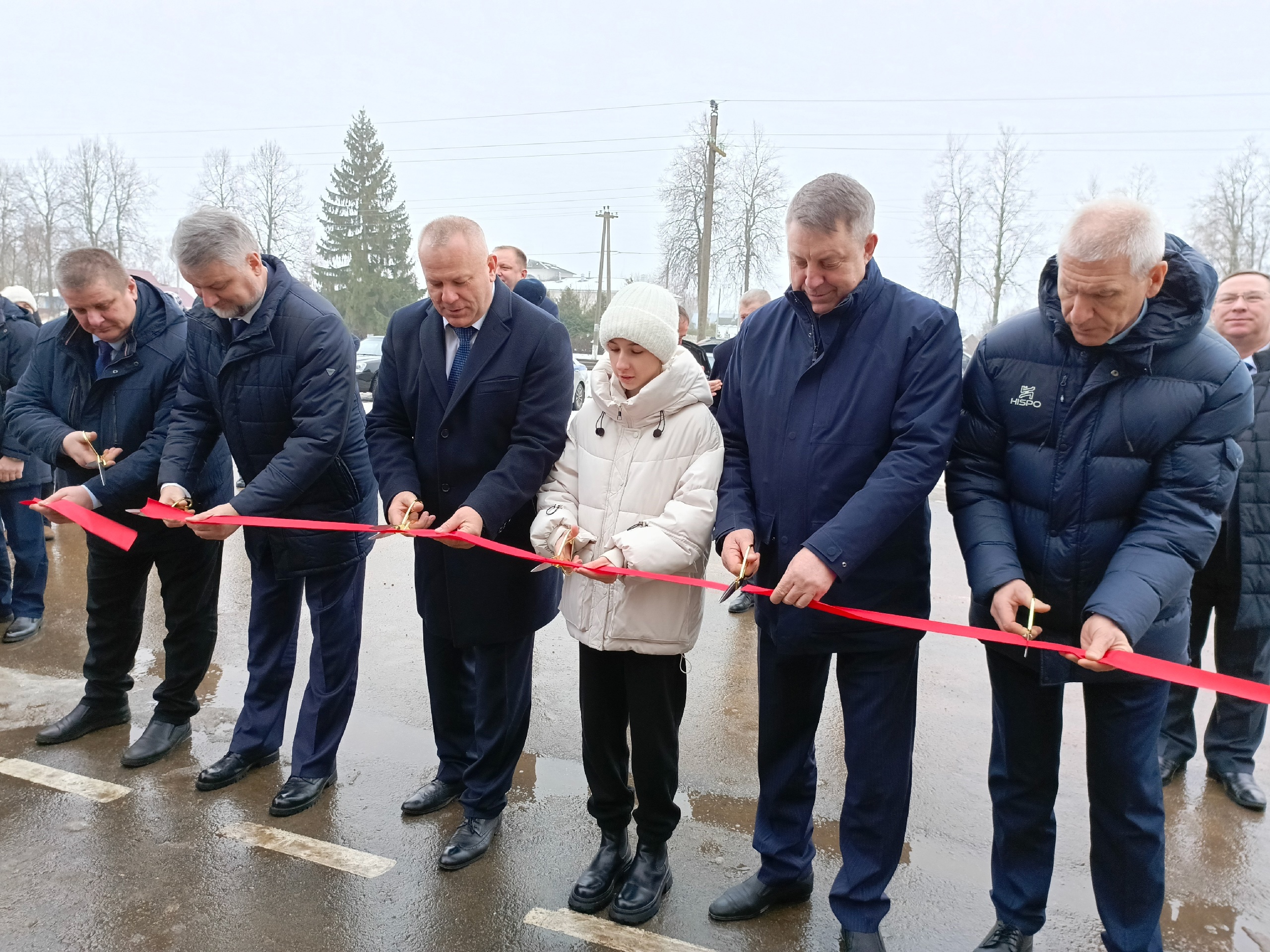 Губернатор А.В. Богомаз открыл в Дубровке спортивную школу