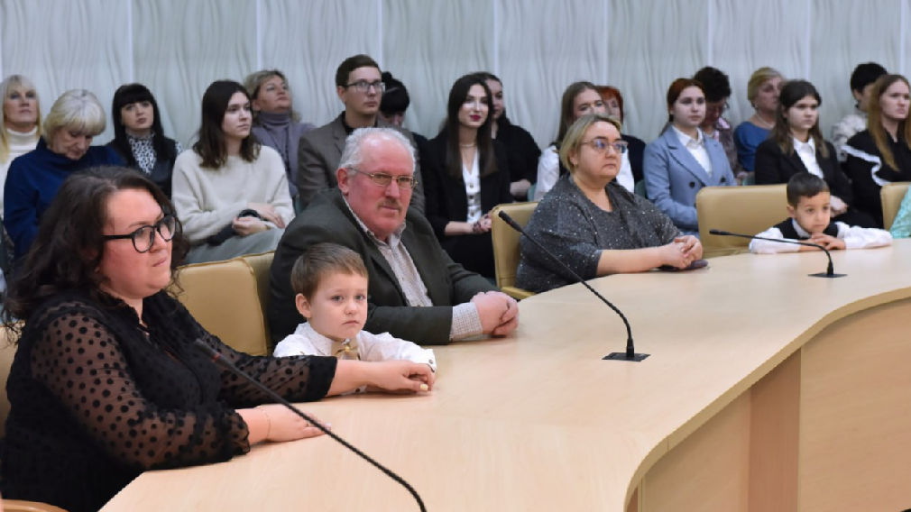 На Брянщине для поддержки семей действует комплекс мер