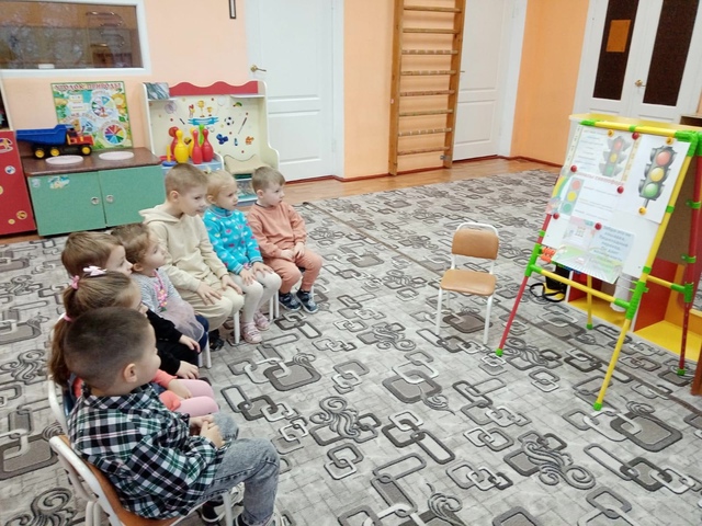 В Дубровском детском саду №4 прошло занятие, посвященное правилам ПДД