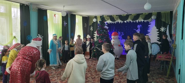 Коллектив Дубровского детского дома-интерната посетили Давыдчинскую ООШ