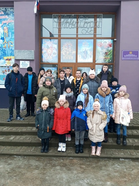 Учащиеся Рябчинской СОШ посетили кинозал Жуковского КДЦ