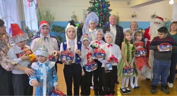 В Унече для воспитанников школы-интерната состоялся новогодний праздник