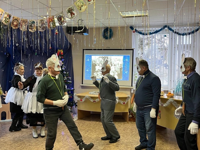 В Дубровской библиотеке прошло мероприятие «Новый год в СССР или Назад в волшебное детство»