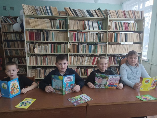 В Алешинской библиотеке прошло занятие, посвященное сказкам