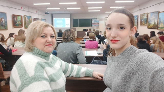 Ученица Дубровской №1 СОШ приняла участие в олимпиаде по Искусству