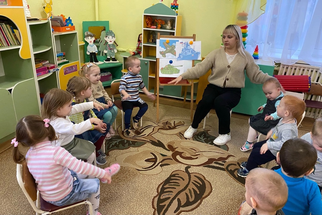 Для воспитанников Дубровской № 1 СОШ прошла беседа на тему: «Военная техника»