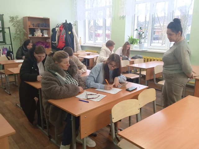 В Дубровской №1 СОШ прошло собрание с обучающимися 11 класса и их родителями