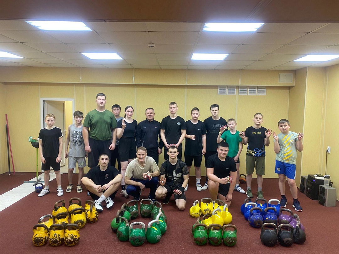 В Дубровской СШ прошел традиционный турнир по гиревому спорту