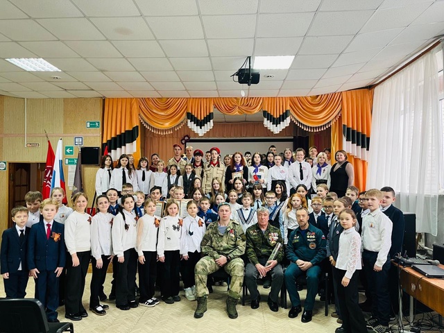 В МБОУ Дубровской СОШ № 1 состоялось открытие месячника оборонно-массовой и военно-патриотической работы