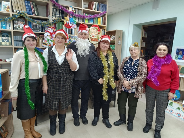 Сещинская библиотека провела мероприятие «Забавы у новогодней ёлки»