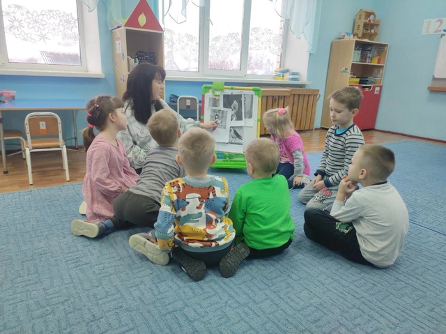 В Дубровском детском саду №4 состоялось занятие «Нам без птиц никак нельзя — птицы лучшие друзья!»