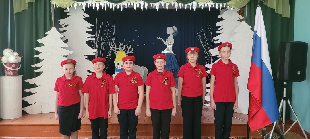 В Давыдчинской ООШ состоялась линейка, посвящённая открытию месячника оборонно-массовой и военно-патриотической работы.