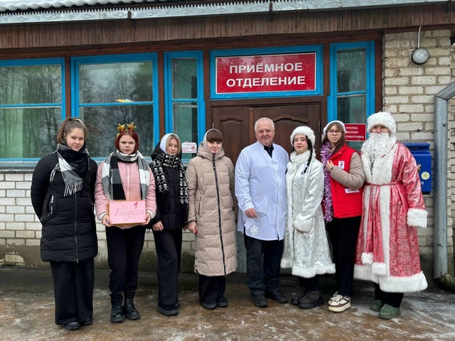 Первые поздравили медицинских работников с наступающим Новым годом!