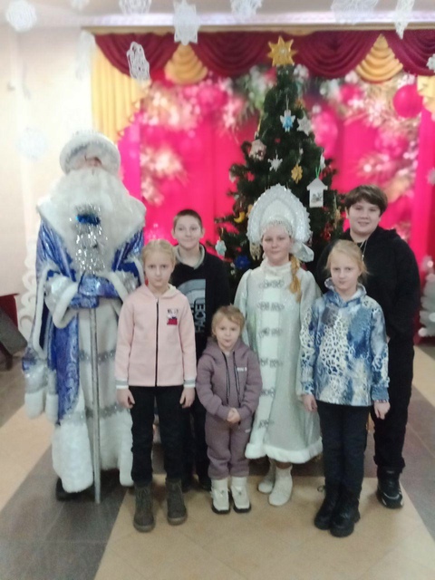 Воспитанники ГБУ КЦСОН Дубровского района посетили праздничное мероприятие «Посох Деда Мороза»