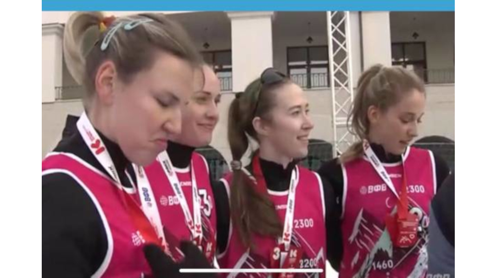 Брянские спортсменки завоевали бронзу на турнире по волейболу на снегу в Сочи