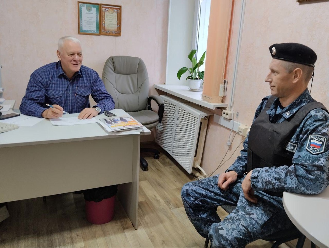 В ГКУ «ЦЗН Дубровского района» прошла встреча директора организации со старшим смены СП по ОУПДС