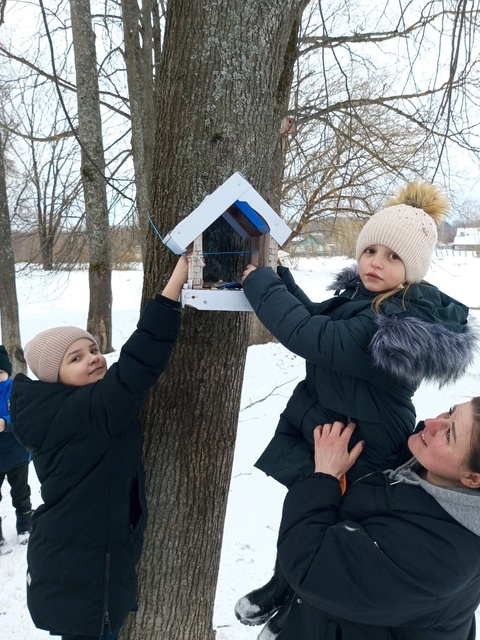 В Рябчинской СОШ продолжается экологическая акция «Покормите птиц зимой»!