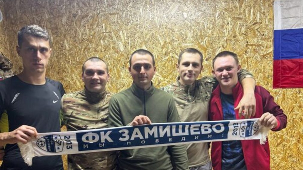 Новозыбковские футболисты подписали контракт с Министерством обороны РФ