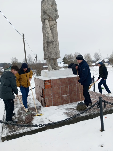 Учащиеся Рябчинской СОШ приняли участие в акции «Обелиск»