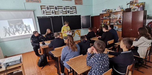 С учащимися Рябчинской СОШ прошла беседа по предотвращению вовлечения несовершеннолетних в преступную деятельность