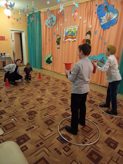 В ГБУ КЦСОН Дубровского района прошел музыкально — игровой досуг «Я — защитник»