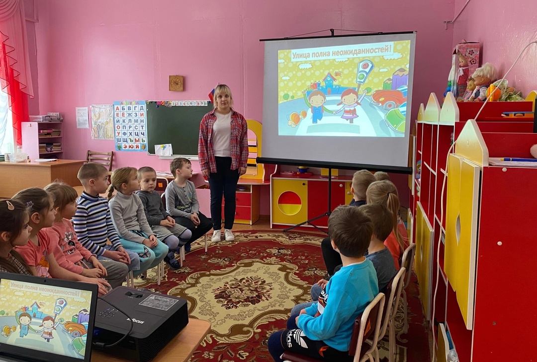 Для воспитанников Дубровской № 1 СОШ прошла беседа «Улица полна неожиданностей»