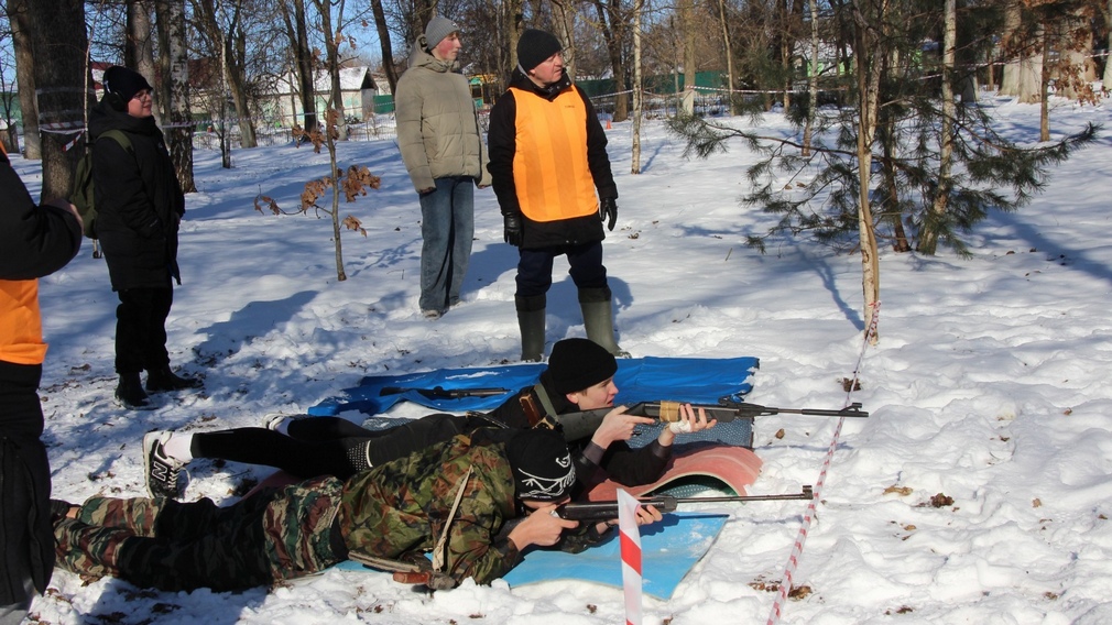 В благоустроенном по национальному проекту парке в Почепе провели праздничное торжество