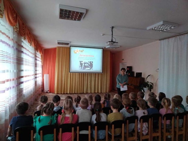 Для воспитанников Дубровского детского сада №2 прошли тематические беседы «Дети войны»