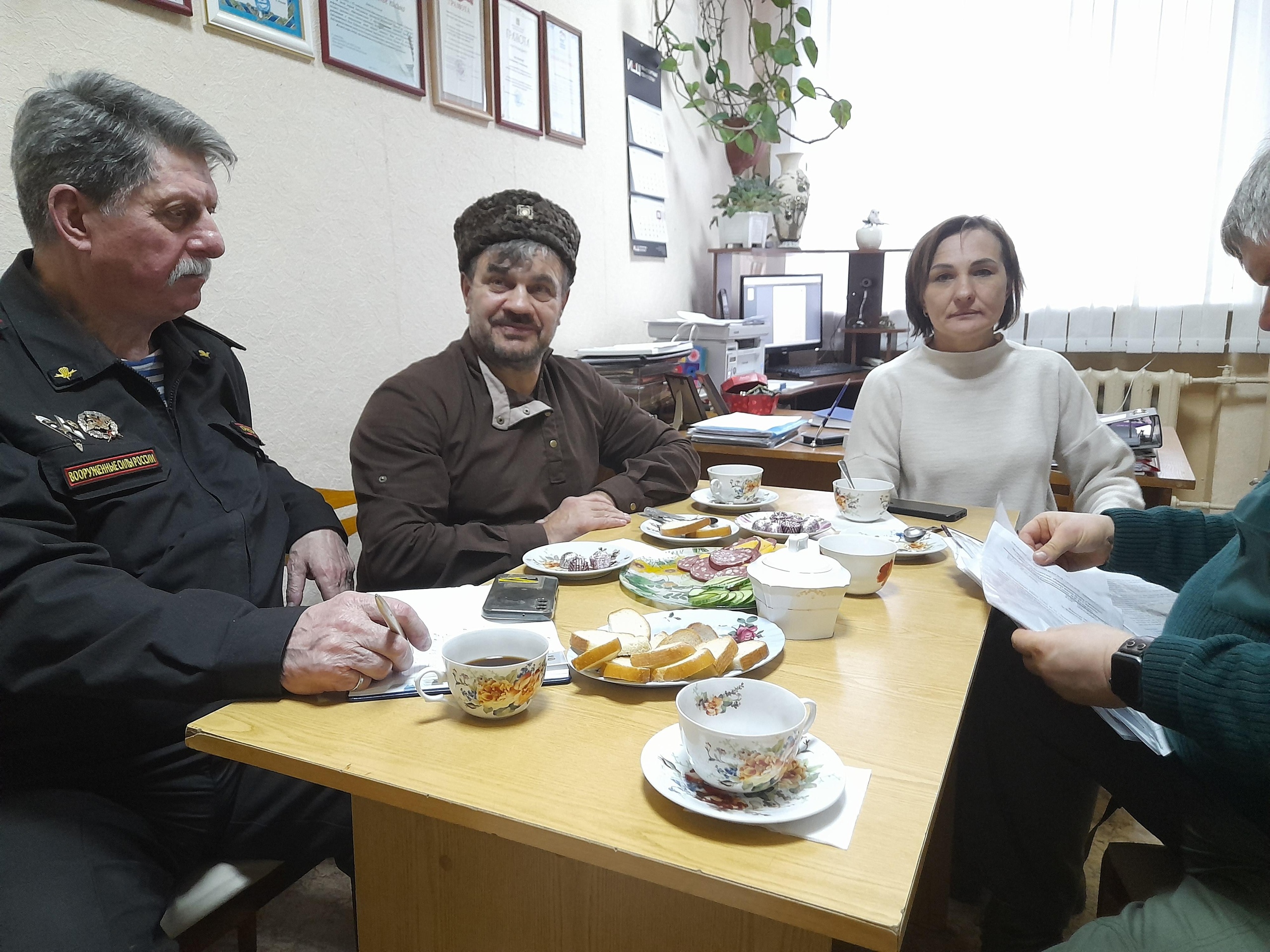 В Дубровской библиотеке состоялось рабочее совещание с представителями Союза Казаков