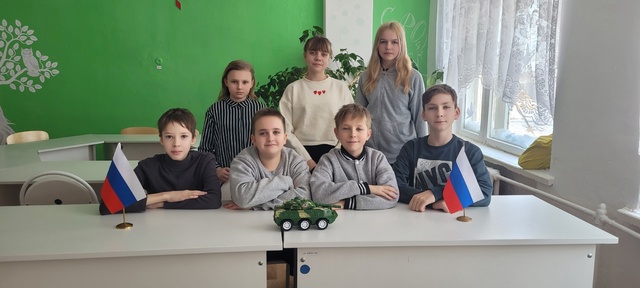 В Давыдчинской ООШ прошло занятие «Россия – мои горизонты» по теме «Россия безопасная: военно-промышленный комплекс»