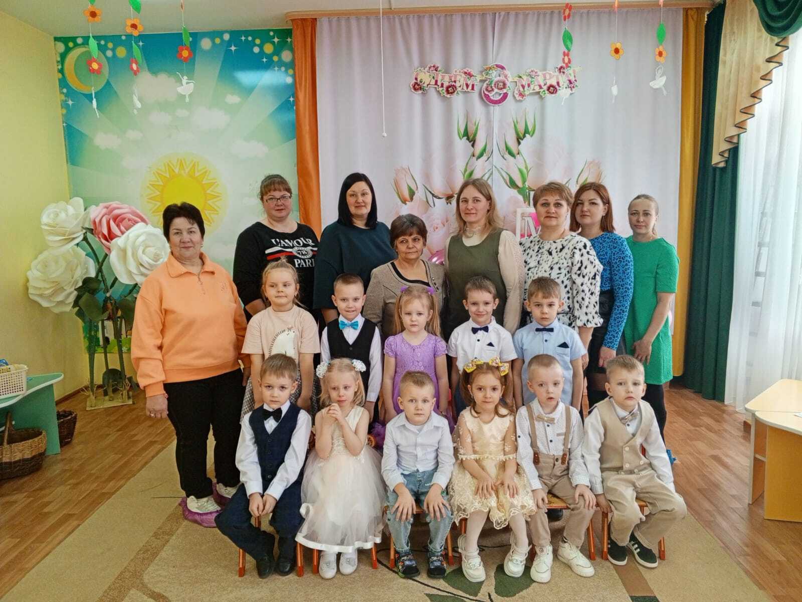 В Дубровском детском саду №4  состоялся утренник, посвящённый празднику 8 марта