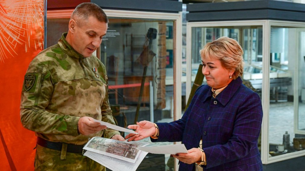 Брянский краеведческий музей хранит уникальные документы Героя России Андрея Фроленкова