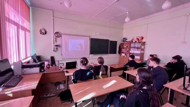 В Дубровской №1 СОШ был проведён киноурок, посвящённый фильму «В бой идут одни «старики»»