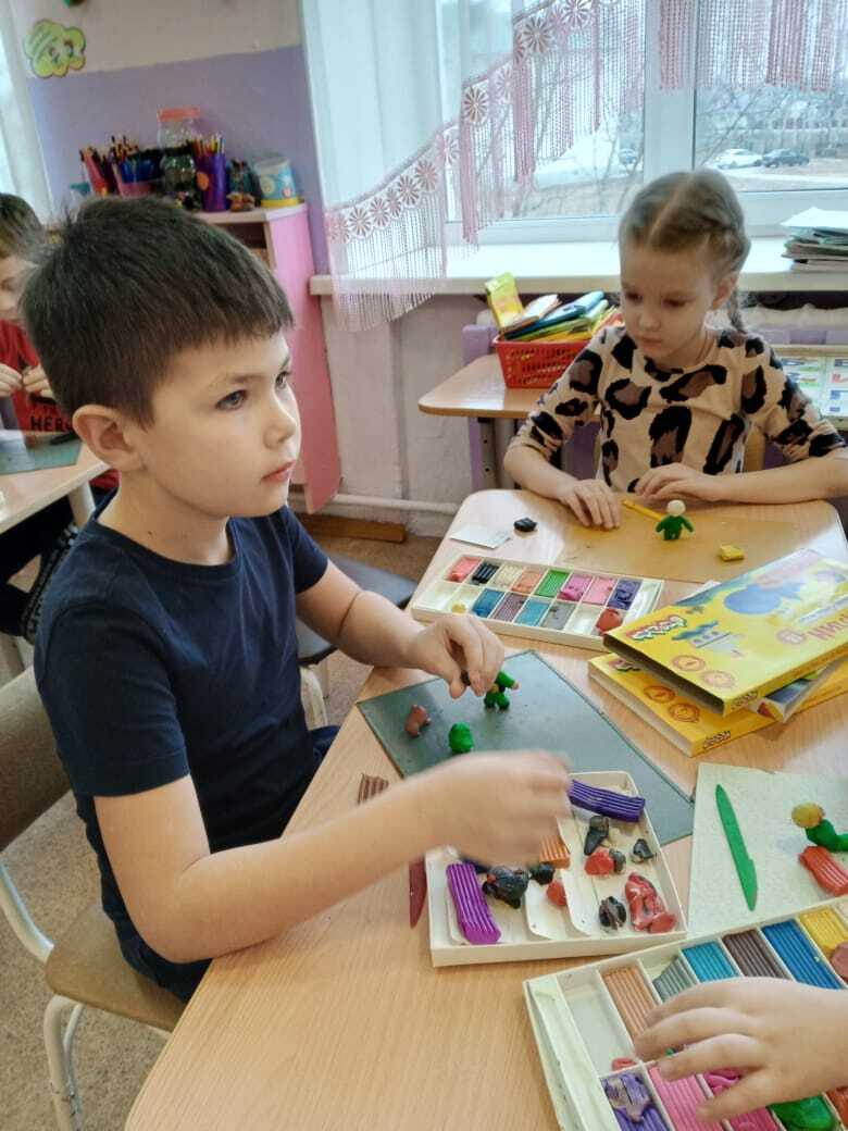 Воспитанники Дубровского детского сада № 2 «Ромашка» продолжают работу над проектом «Ах, война, что ты сделала, подлая?..»