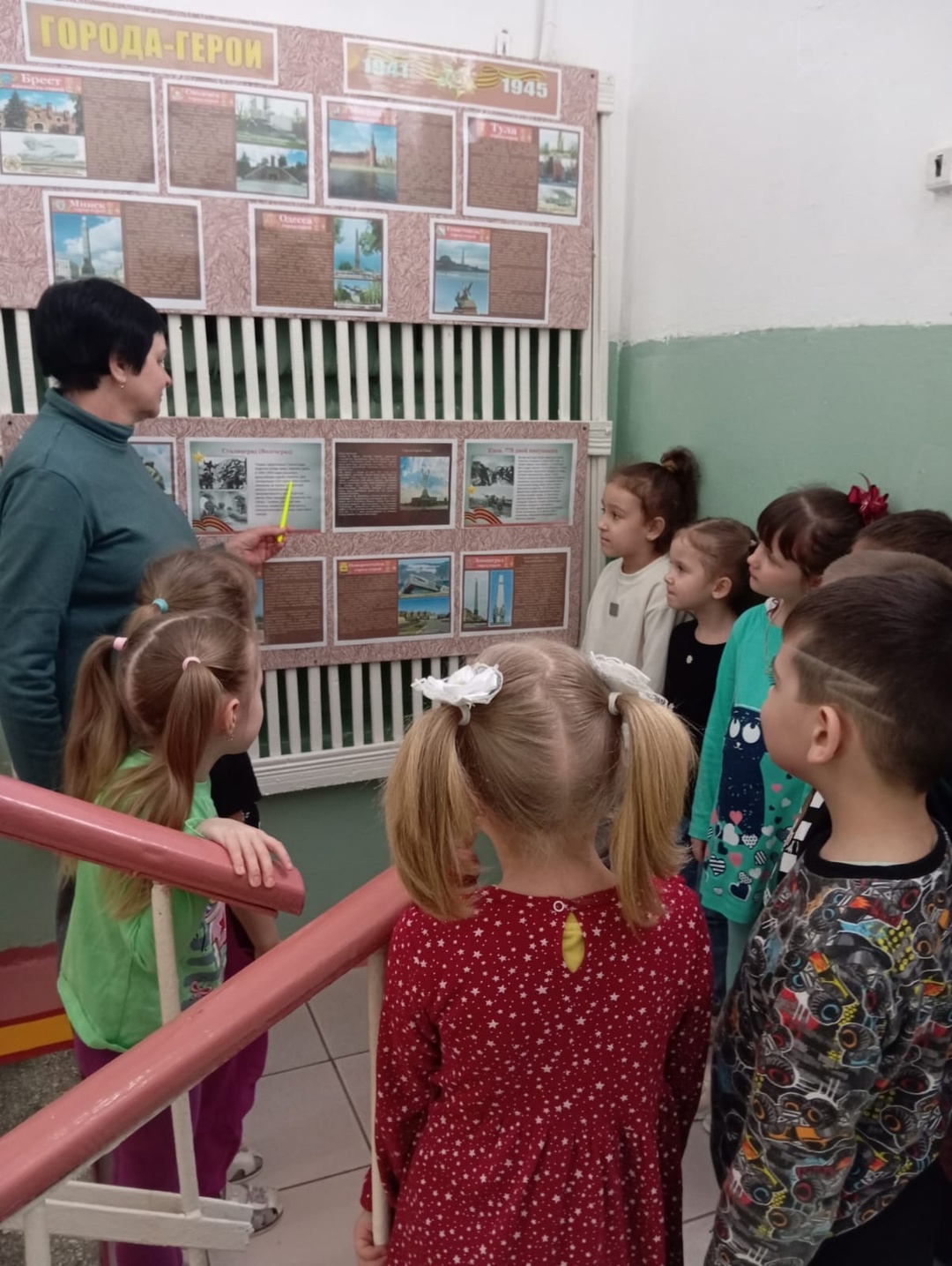 Для воспитанников Дубровской № 1 СОШ состоялось занятие «Города-герои»