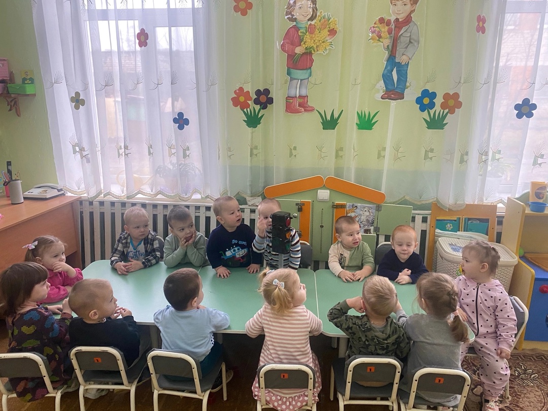 Для воспитанников Дубровской № 1 СОШ прошло занятие «Светофор-наш друг»