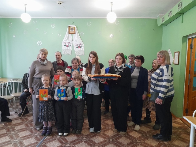 Воспитанники из детского сада №2 посетили стационарное отделение временного проживания граждан пожилого возраста и инвалидов