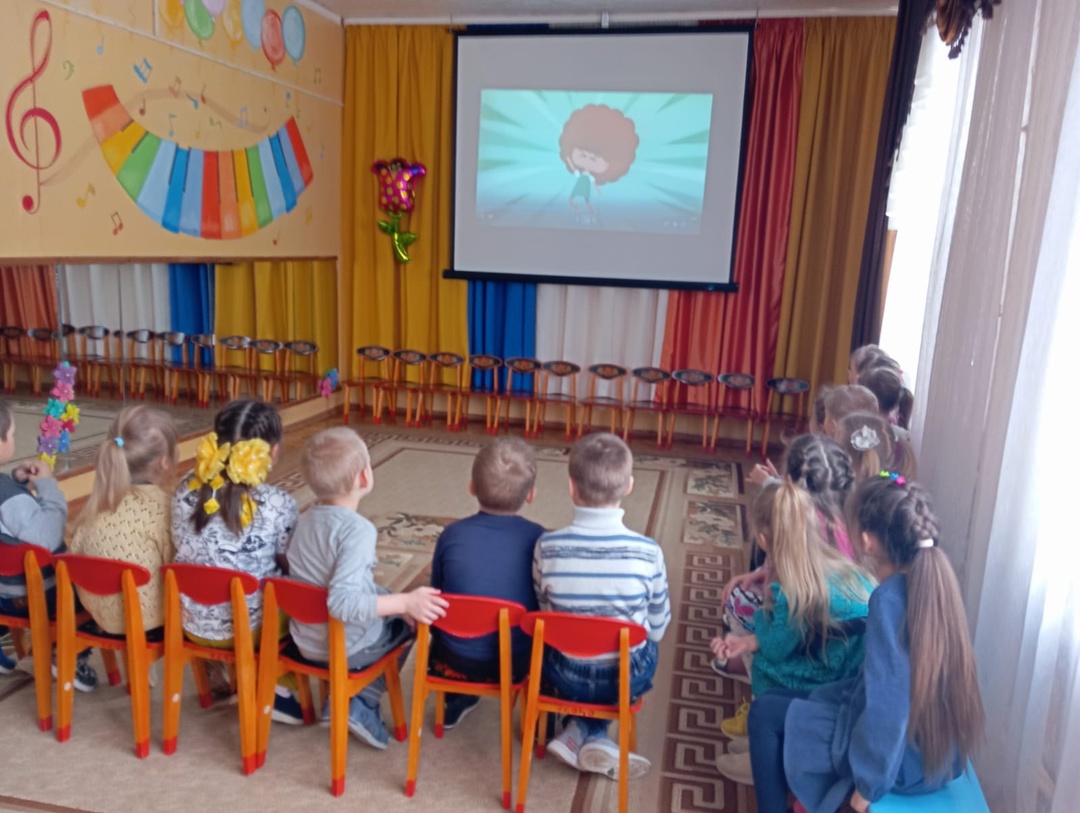 Для воспитанников Дубровской № 1 СОШ состоялся просмотр мультфильма «Помощники Земли»