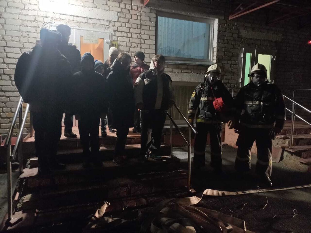 В здании ГБУ КЦСОН Дубровского района состоялось учение по пожарной безопасности