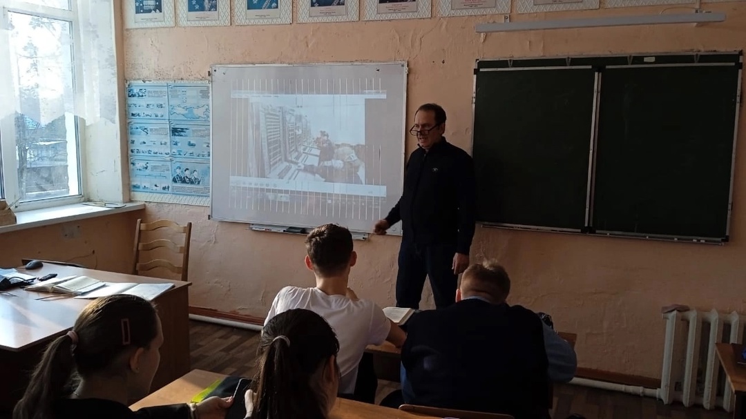 В Дубровской №2 СОШ состоялся открытый урок по основам безопасности жизнедеятельности, посвящённый Всемирному дню гражданской обороны