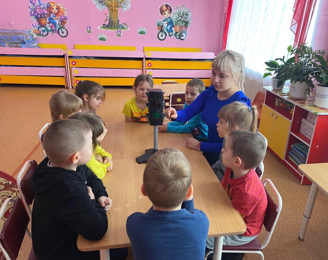 Для воспитанников Дубровской № 1 СОШ прошло занятие «Мой друг — Светофор»