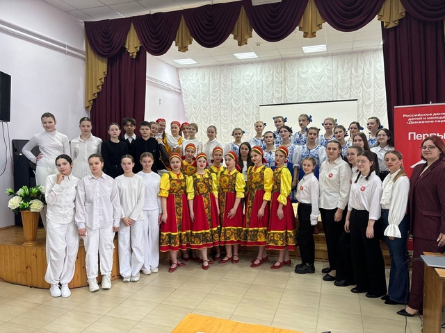 Творческие коллективы Дубровского района успешно выступили на зональном этапе всероссийского проекта «Всероссийская школьная весна»