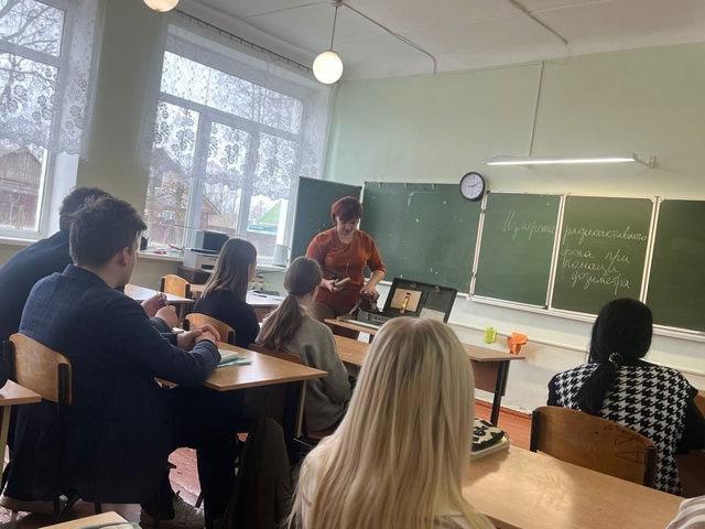 Для учащихся Дубровской №1 СОШ прошел урок «Исследование радиационного фона окружающей среды»