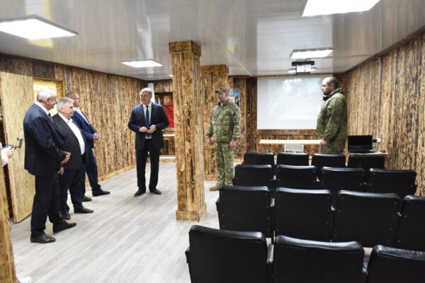 Александр Богомаз проверил условия проживания военнослужащих