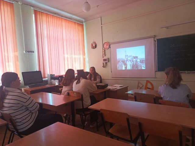 В Дубровской № 1 СОШ прошли классные часы, посвященные Дню участников ликвидации последствий радиационных аварий и катастроф