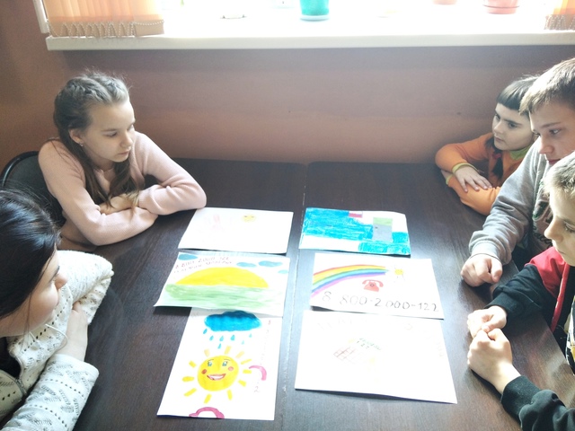 Для воспитанников ГБУ «КЦСОН Дубровского района» прошел конкурс рисунков «Позвони, тебе помогут»