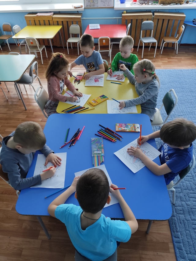 Для воспитанников Дубровского детского сада № 4 прошли мероприятия ко Дню космонавтики